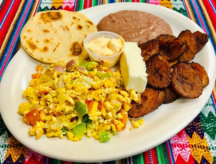 Desayuno Salvadoreño / Salvadorian breakfast