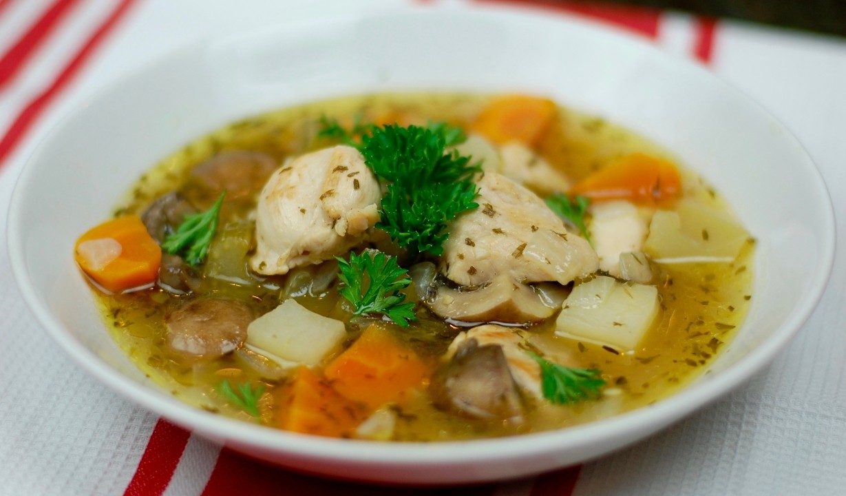Hearty Chicken Soup 8 oz
