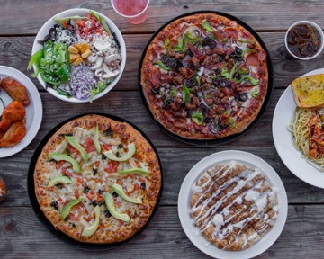 Lamppost Pizza & The Post Pub
