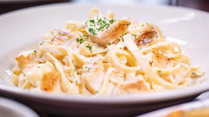 Chicken Fettuccine Alfredo ⭐️