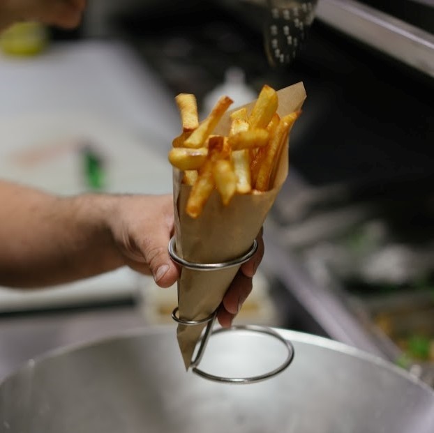 Grand Cornet de frites (Large Cone of Fries)