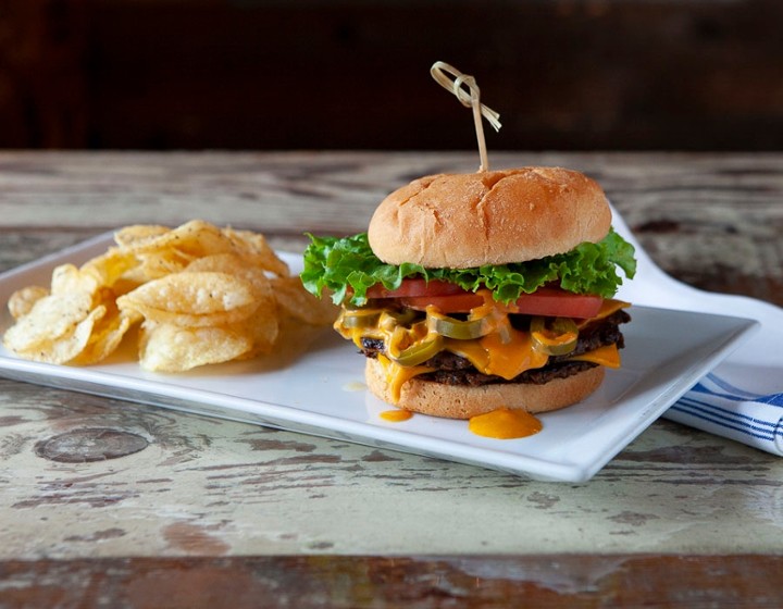 Sriracha Jalapeño Cheeseburger