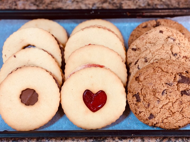 Mix And Match Cookies- (4 Raspberry Shortbread 4 Nutella Shortbread 4 Chocolate Chip Cookie)