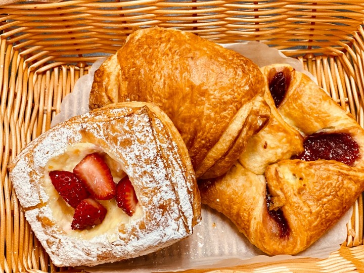 Very Berry Croissants- (4 Strawberry Croissant 4 Raspberry Croissant 4 Mixed Berries Cream Cheese Croissant)