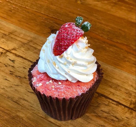 Strawberry Shortcake Cupcakes (serves 1)