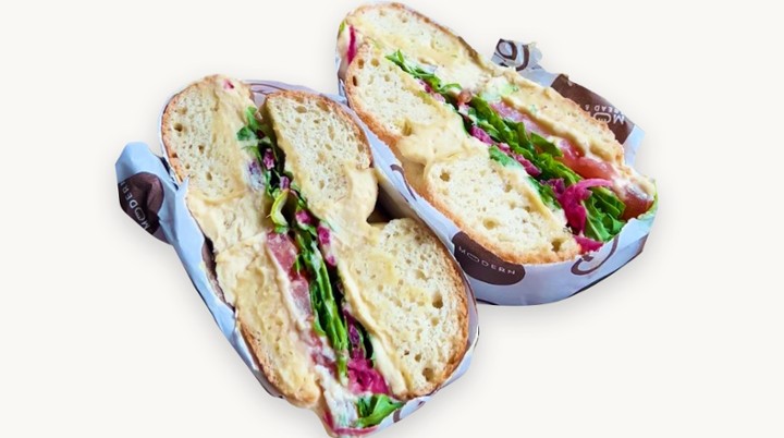 Bagel with Hummus
