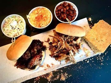 B3Q Smokehouse & Pub
