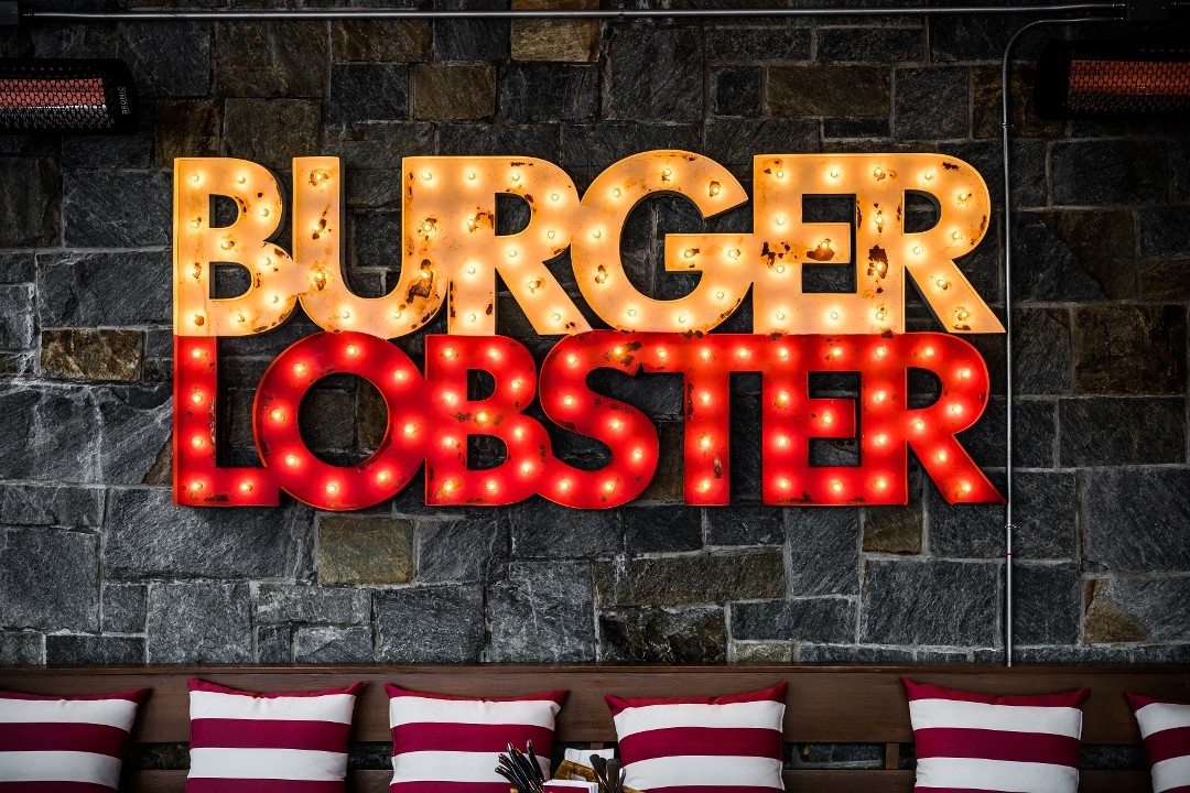 MATCH BURGER LOBSTER
