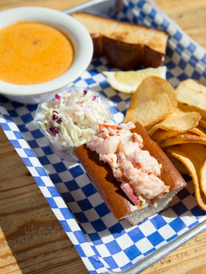 1/2 Lobster Roll and Cup of Soup