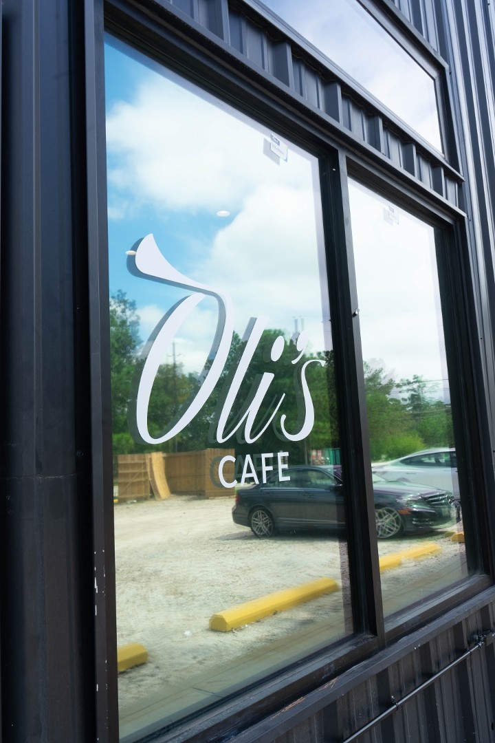 Oli's Cafe 8422 Cinnamon Run