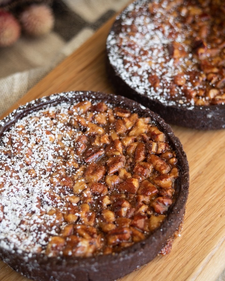 Delicious Maple Pecan Cakelets - Petit Apron