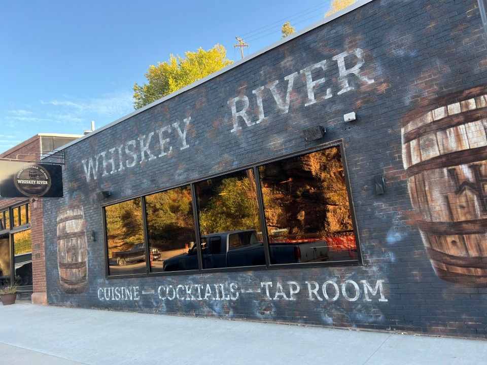 Whiskey River 445 N River St