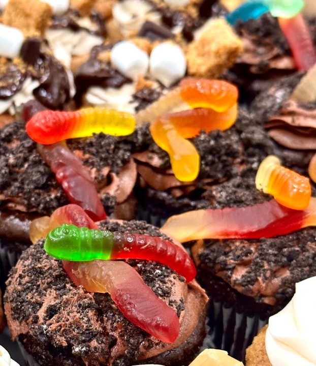 Dirt Cake Cupcake