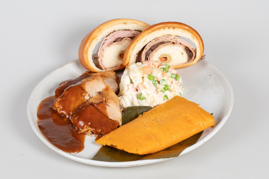 PLATO NAVIDENO