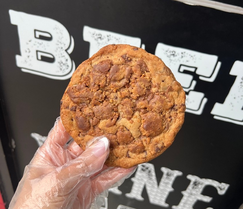 Peanut Butter Cup Cookie (Contains Nuts)