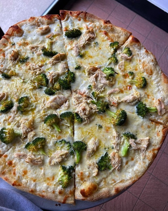 12" Chicken Broccoli Alfredo Pizza