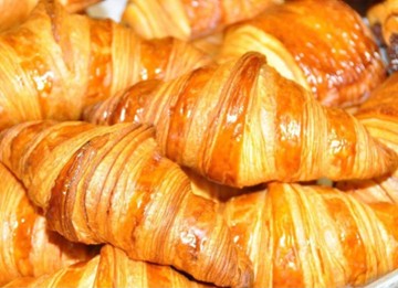La Patisserie P 1050-52 W Argyle St