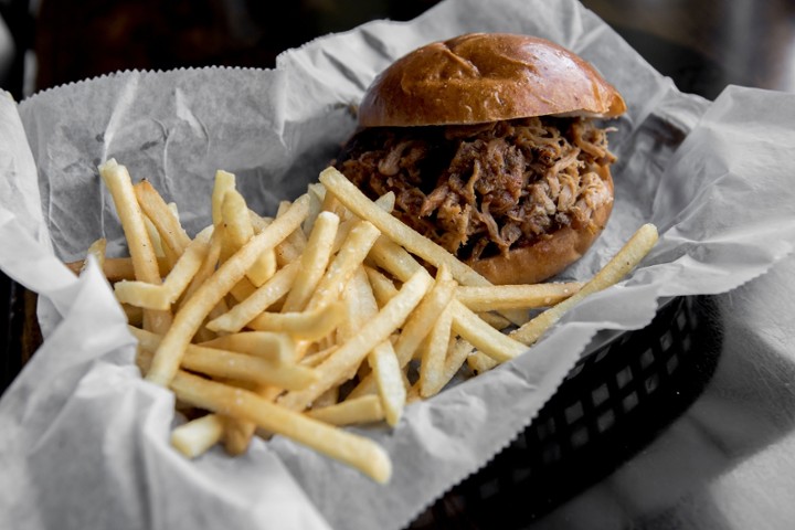 Pulled Pork Sandwich Combo