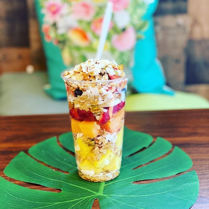 FRUIT AND GRANOLA CUP 24 OZ