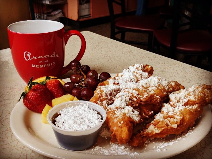 (4) Beignets.