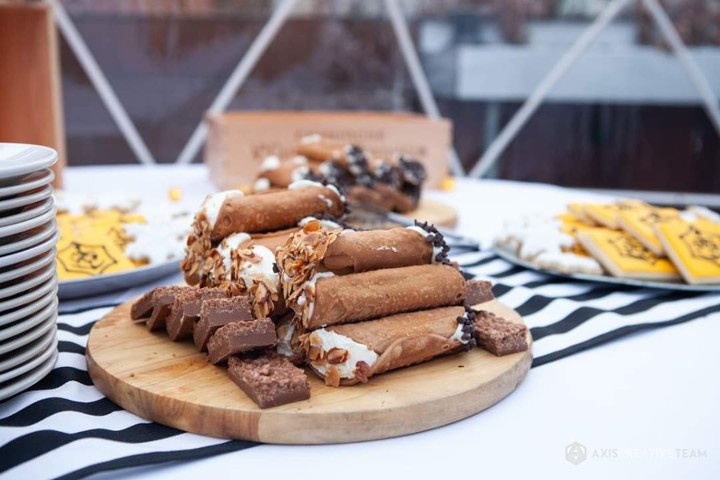 Traditional Italian Cannoli