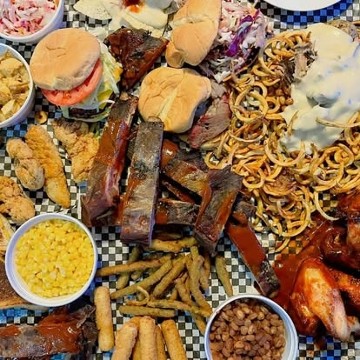 10-42 Bar & Que