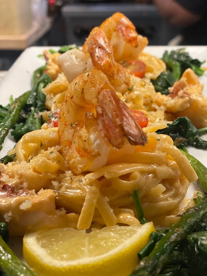 Seafood Pasta with Lobster Cream Sauce & Desserts (1)