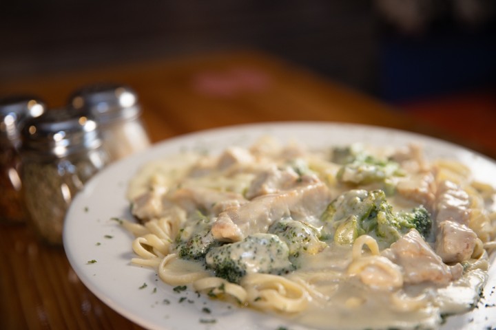 Chicken & Broccoli Alfredo