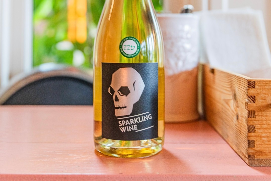 Skull Wines Sparkling White 2021