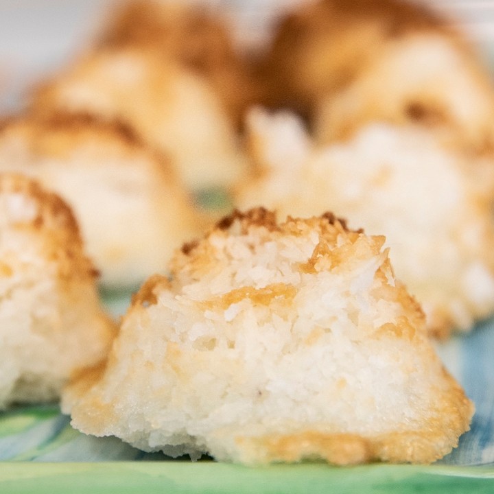 COCONUT MACAROON