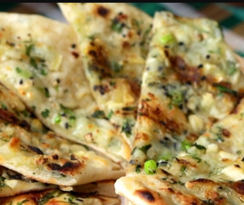 CHILLI CHEESE NAAN