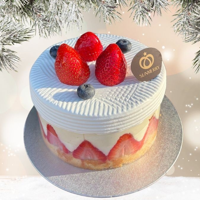 6" Strawberry Custard Cake