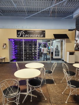 Pisoneros' Located in Mall 31