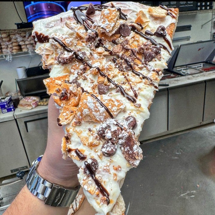 Large Cannoli Cream Pizza