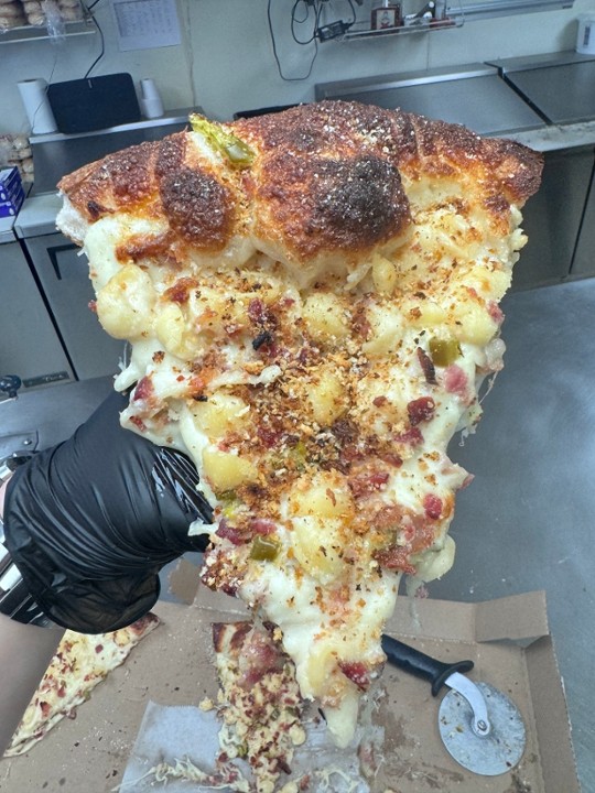 Large Smoked Gouda Mac Pizza