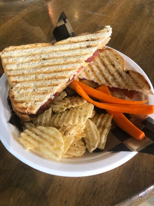 Farmhouse Pimento Grilled Cheese w/ Crispy Bacon