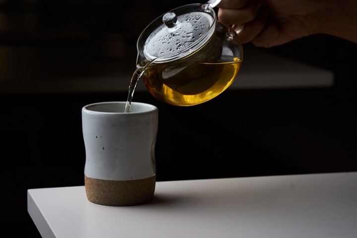 Hot Joimo Premium High Mountain Oolong Tea (8oz cup)