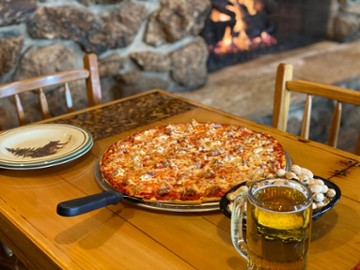 Bill's Pizza & Pub 624 South Lake Street