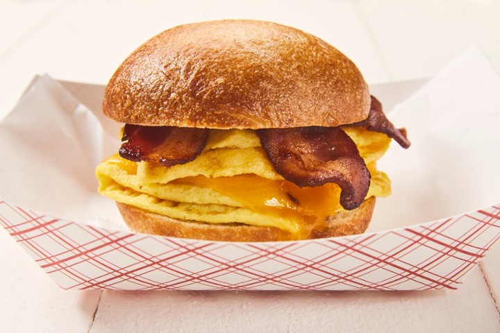 Egg, Bacon & Cheddar Sandwich Combo