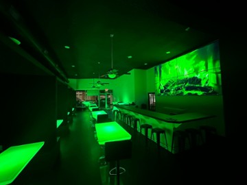 Twenty One Ultra Bar & Grill