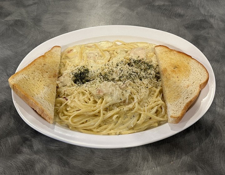 Chicken Alfredo w/ Mushroom & Onions