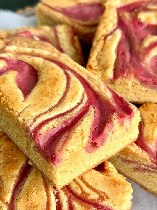 White chocolate raspberry blondie