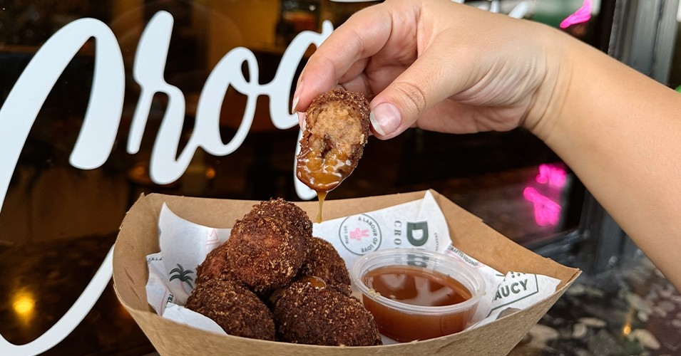 NEW: 5 | Turtle cheesecake bites