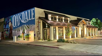 Bistro 120 152 North Yosemite Avenue