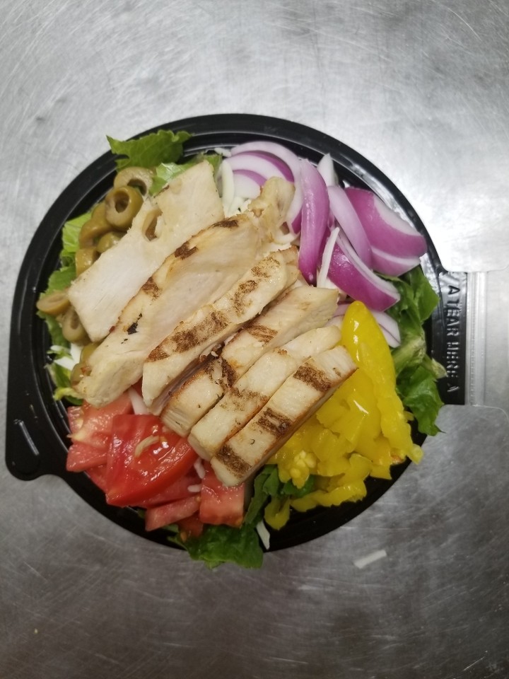 GRILLED CHICKEN romaine, mozzarella, grilled chicken, tomato, red onions, black olives and banana pepper
