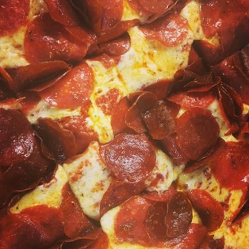 Ronetti's Pizza 141 Maple St