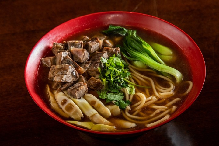 红烧牛肉面 Braised Beef Noodle Soup