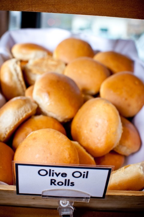 Olive Oil Roll (1pc)