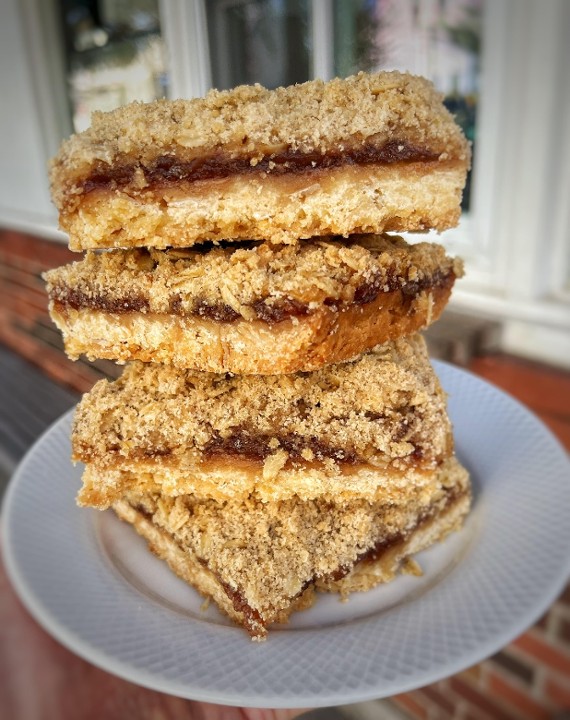 Jammy Strawberry Rhubarb Breakfast Bar