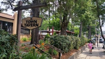 Town Tavern of Blowing Rock 1182 Main Street